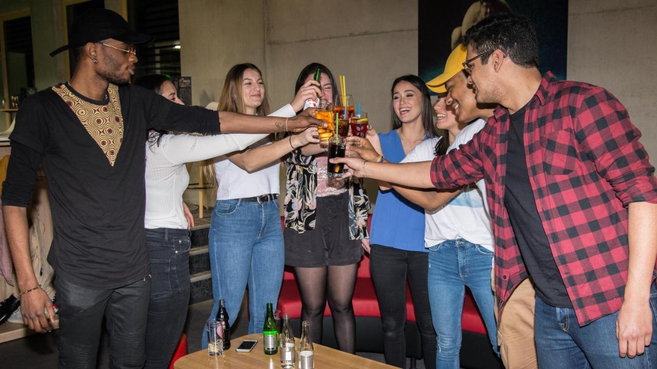 The Bowling Hotel 그렌스 외부 사진
